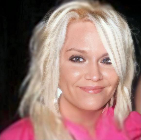 Meet your Posher, Rena - Picture 1 of 1